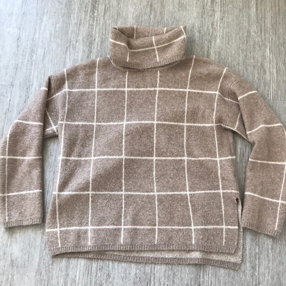 Wool check turtleneck
